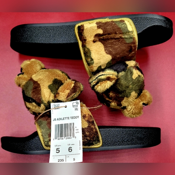 Adidas Jeremy Scott x Adilette Slide 'Camo Teddy' Sz 6 Women  Sz 5 Women NIB - Picture 3 of 11